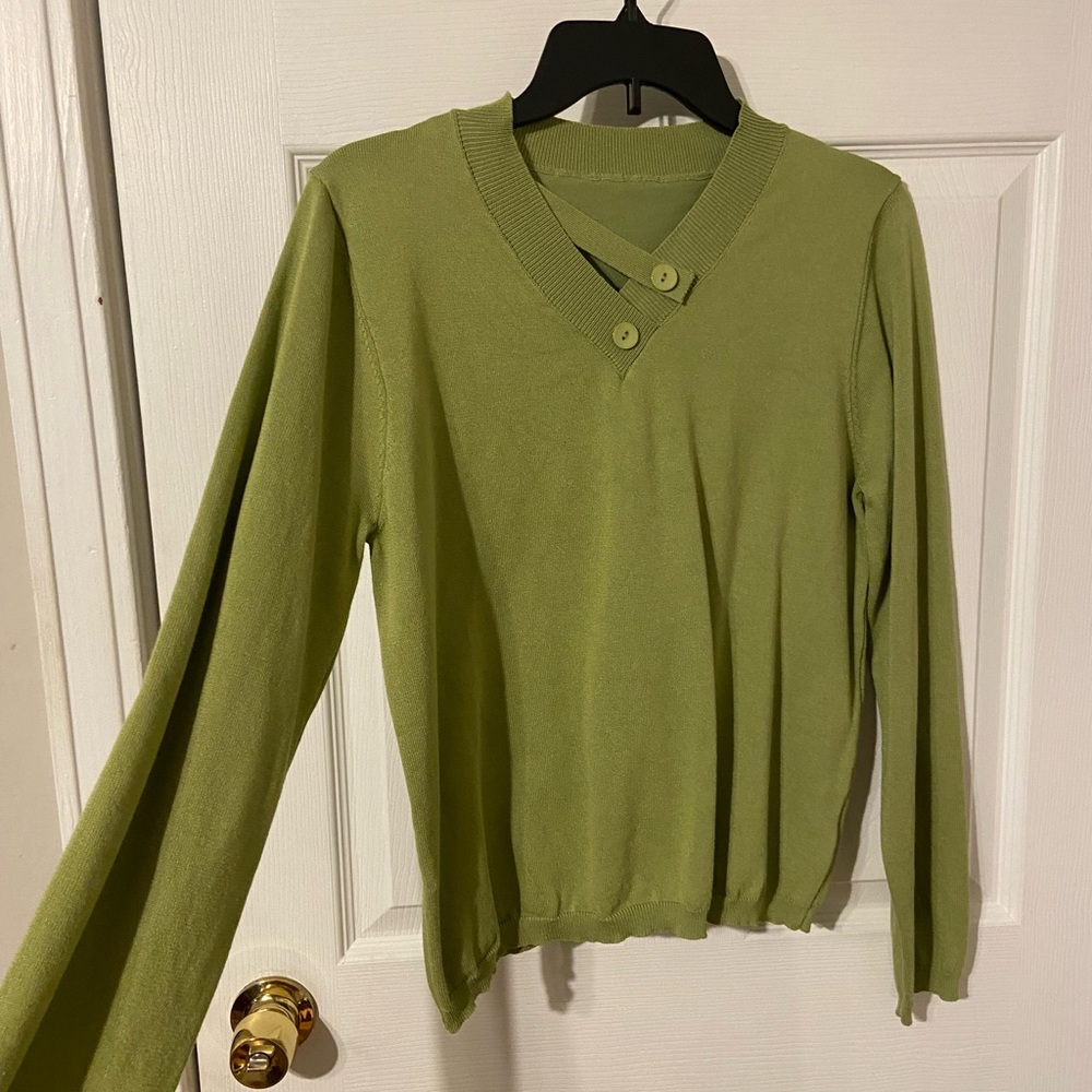 Source Unknown Olive Green V-Neck Sweater with Button Detail